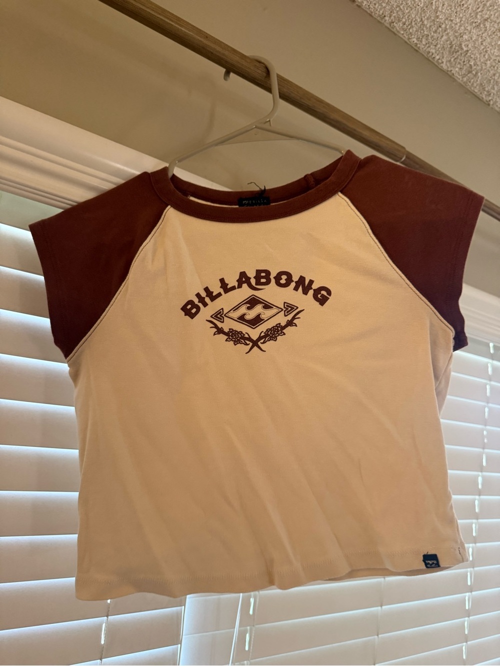 Billabong Cropped Raglan Tee in Cream and Brown